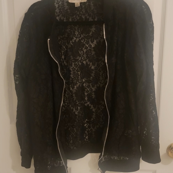 MISIA CURVY LITE WEIGHT JACKET / black / 1X / lace sleeves/ zip up - Picture 3 of 5